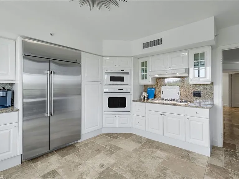 6597 Nicholas Blvd #306 — Photo 8