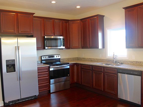 2nd image of 113 Cedar Point Ln