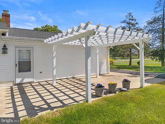 4th image of 420 Suffolk Dr