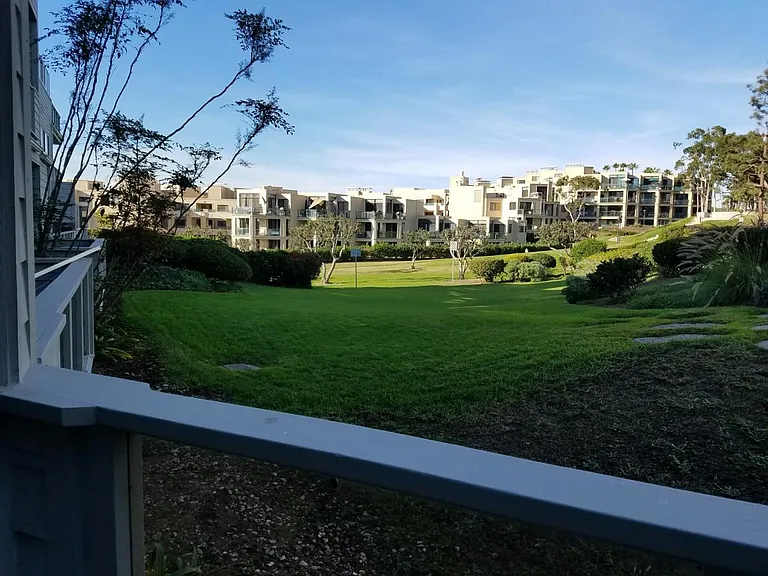250 The Vlg #110 — Photo 5