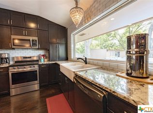 1218 N Avenue C, Shiner, TX 77984