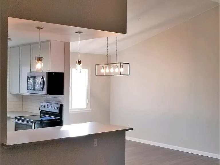 3162 Worthington Ave — Photo 5