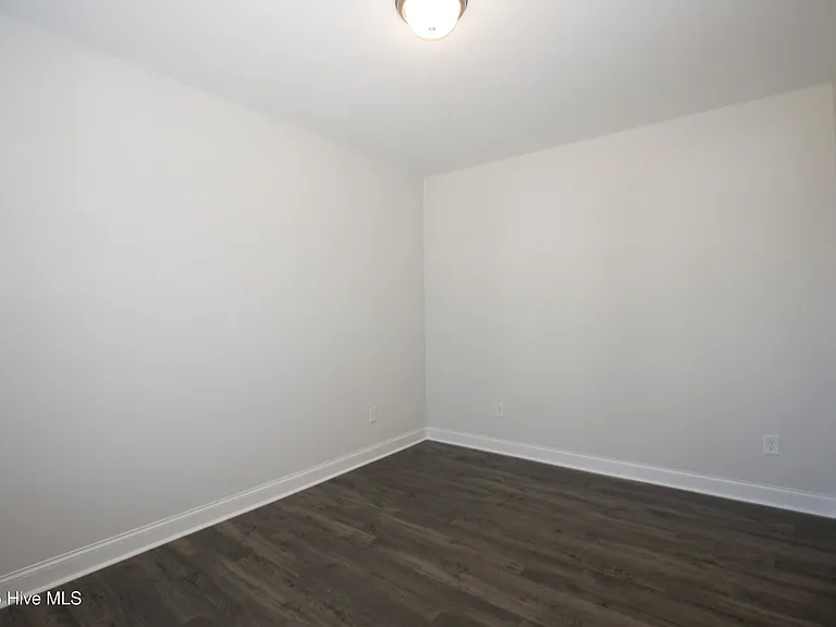 660 Avenue Of The Carolinas — Photo 13