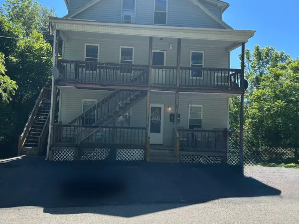 9 3rd Ave #2, Dudley, MA 01571