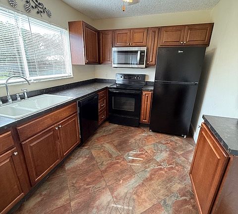 4th image of 1826 SE Dranson Cir