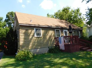 5 Michigan Ave, Dundee, IL 60118