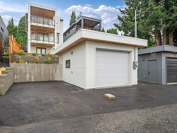 2nd image of 971 Adderley St