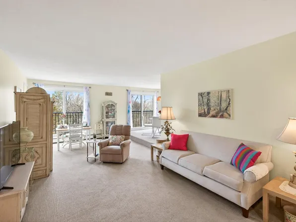 3412 Oak Ridge Rd APT 317, Minnetonka, MN 55305