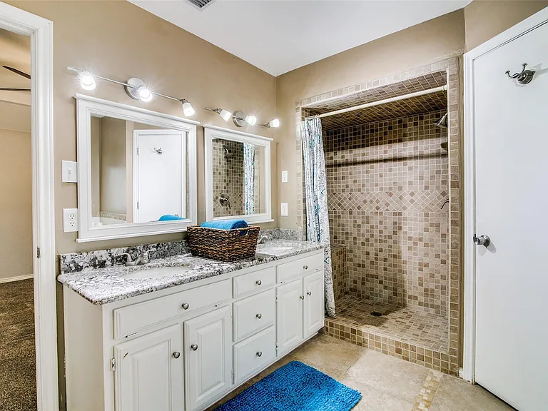 719 Stoneybrook Dr — Photo 18