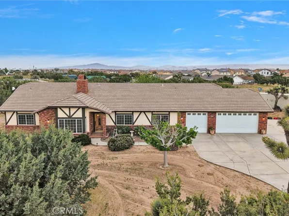 12830 Cedar St, Oak Hills, CA 92344