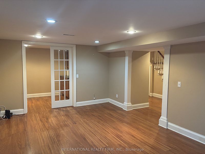 Toronto House for rent - 5 Bedrooms — photo 3