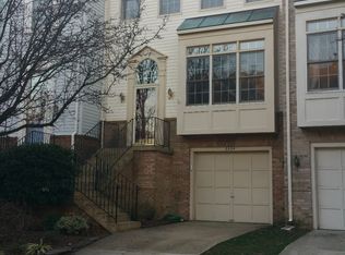 6624 Frost Lake Ln, Alexandria, VA 22315