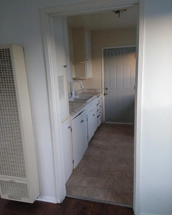 2nd image of 3848 W 111th St