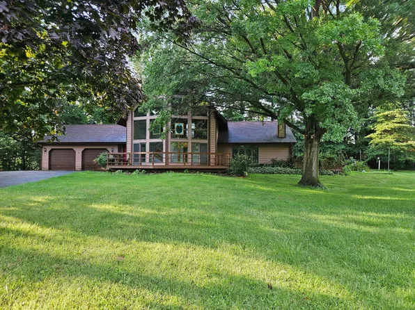 359 E Burdick Rd, Chesterton, IN 46304