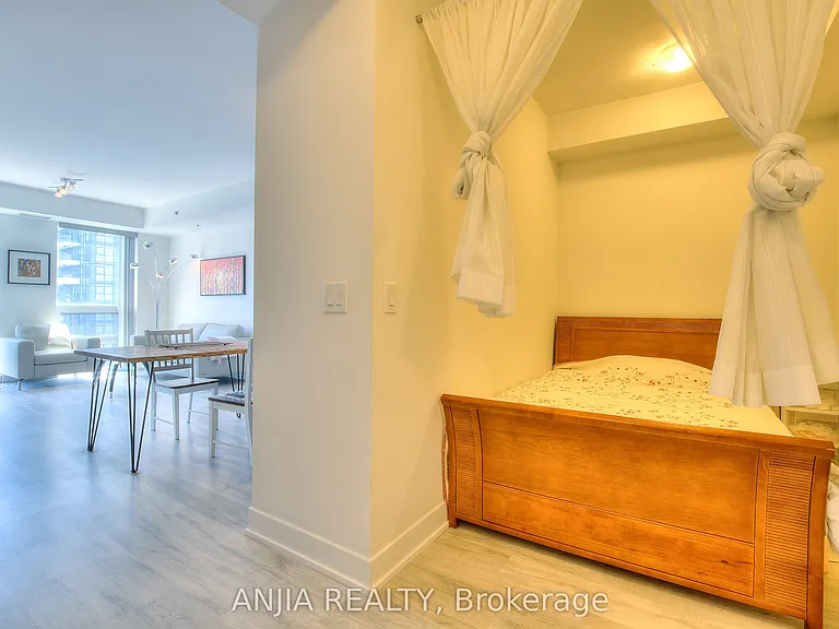 318 Richmond St W #3106 — Photo 8