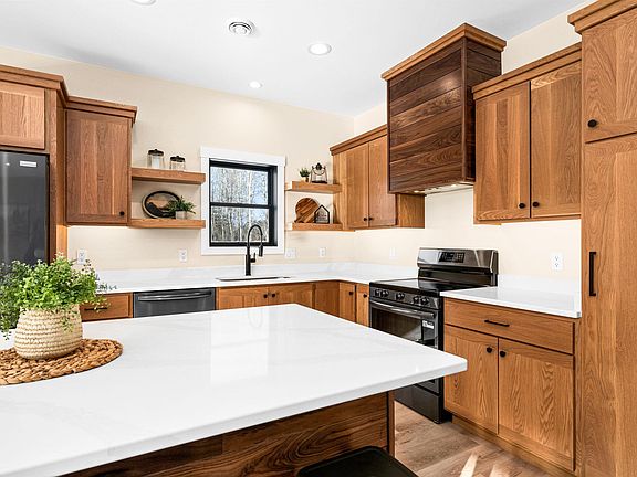 2nd image of 1564 Carlton Ave W #-
