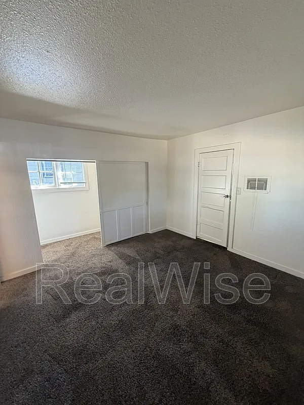 1 bed, 1.0 bath, 1000 sqft, $1,195 — Photo 4