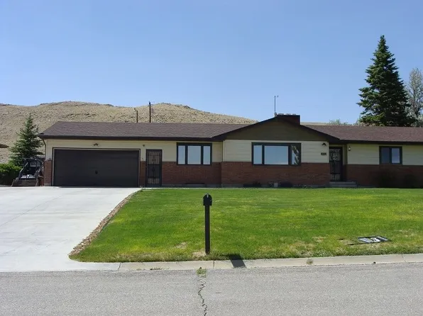 2002 Happy Hollow Cir, Rawlins, WY 82301