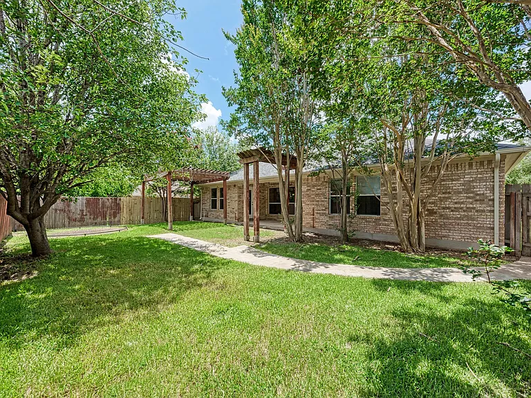 18308 Shallow Pool Dr — Photo 33