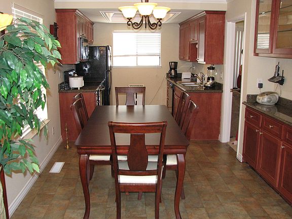 2nd image of 2082 Calabazas Blvd