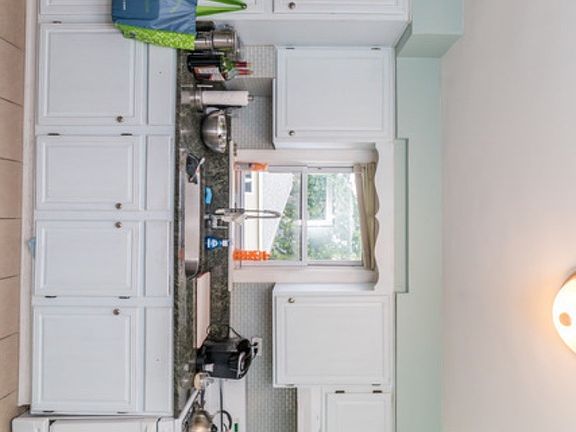 4th image of 1639 Elmwood Ave #1