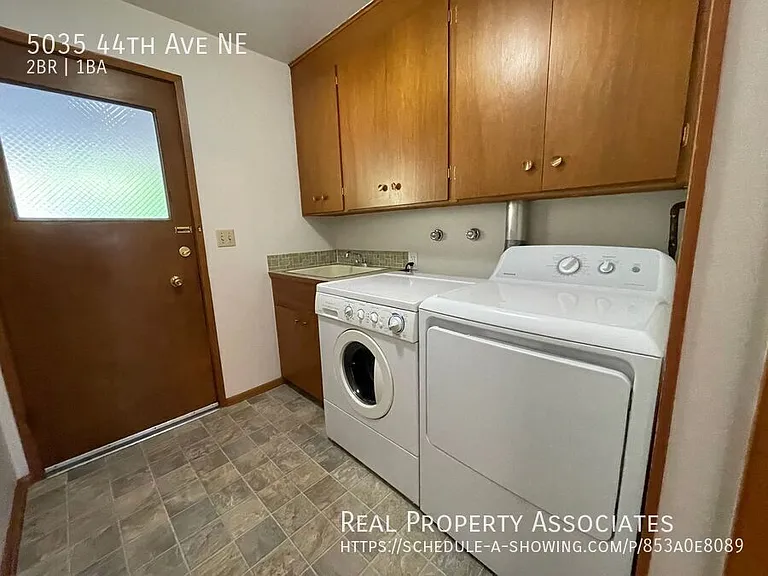 5035 44th Ave NE — Photo 13