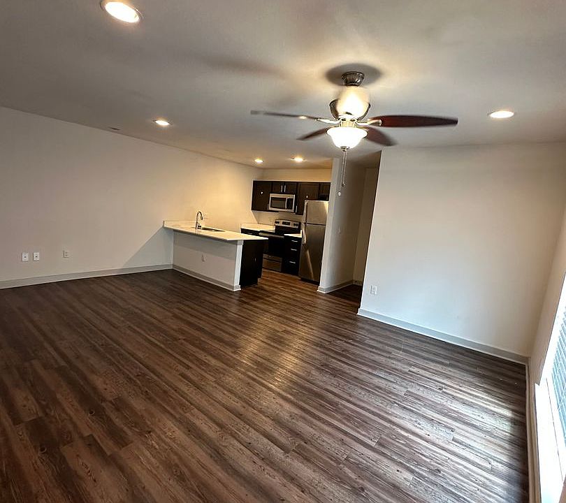 1st image of 2106 Bennett Ave APT 210