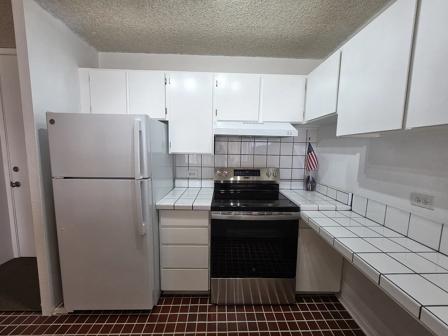 2 bed, 838 sqft, $3,500 — Photo 2