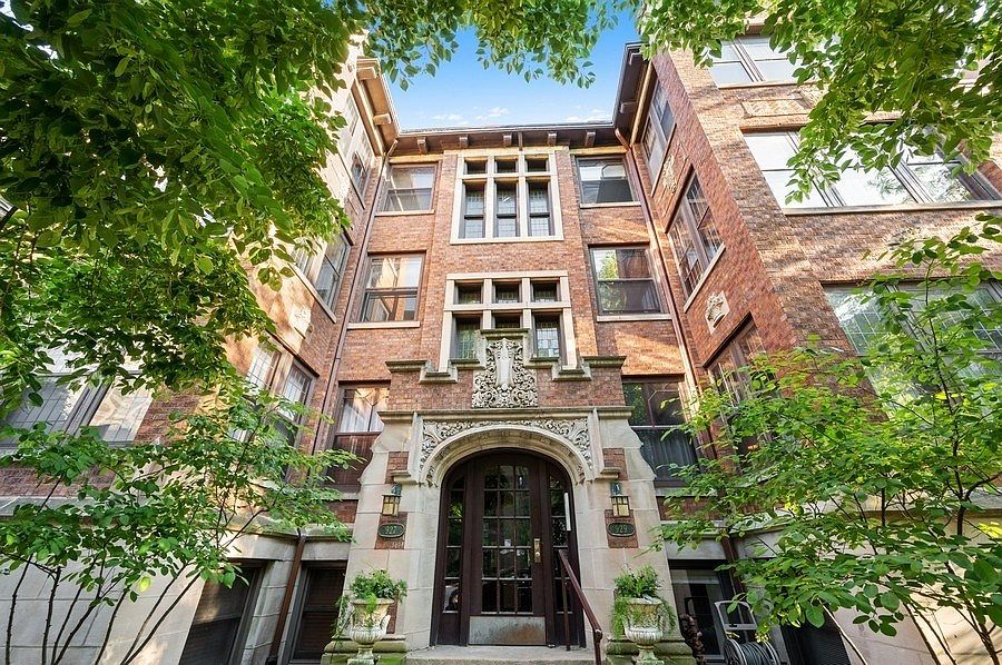 1st image of 929 W Argyle St #2W