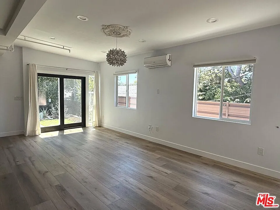 1 bed, 775 sqft, $3,500 — Photo 3