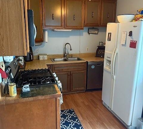 2nd image of 5416 University Ave