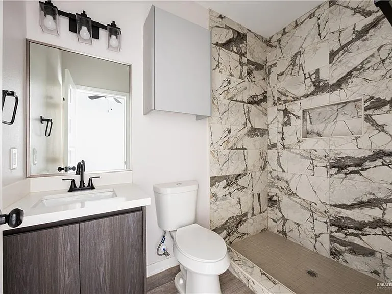 1000 Kohala Ave #4 — Photo 8