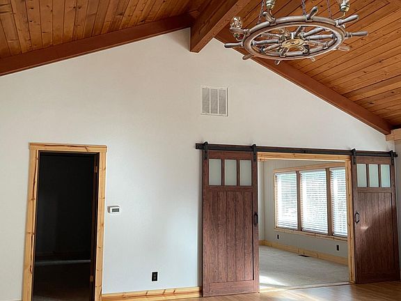 High beam cedar ceilings lots of light!
