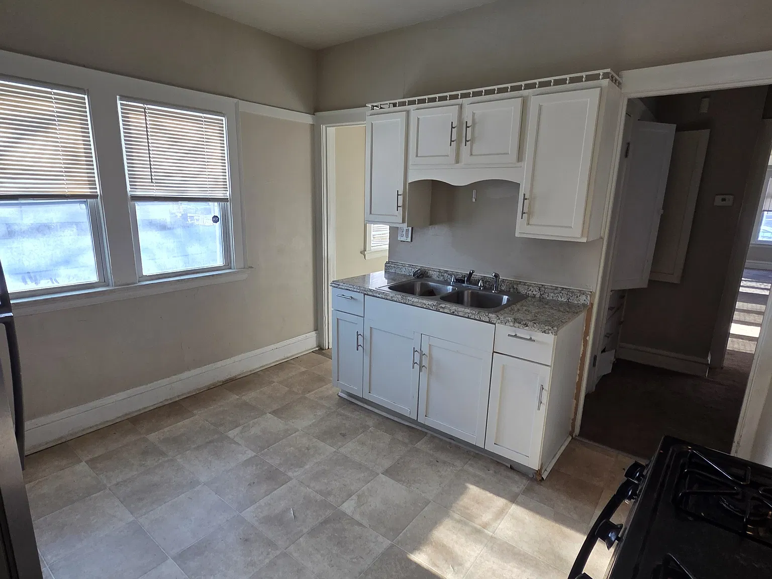 39th North 2902 - 2 — Photo 3