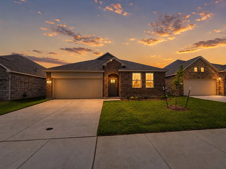1100 Flameleaf Dr — Photo 3