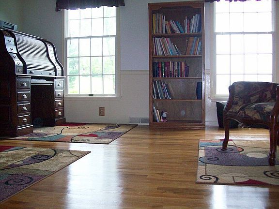Dining room with oak hardwood floor.