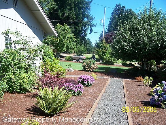 3rd image of 160 E Bayshore Dr