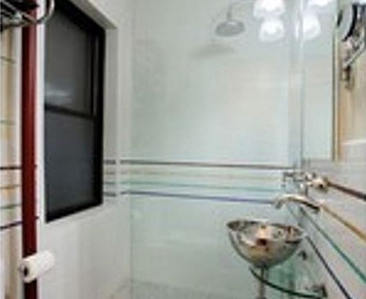 4th image of 436 E 58th St APT 3C