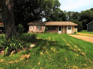 902 N Holly St, Searcy, AR 72143
