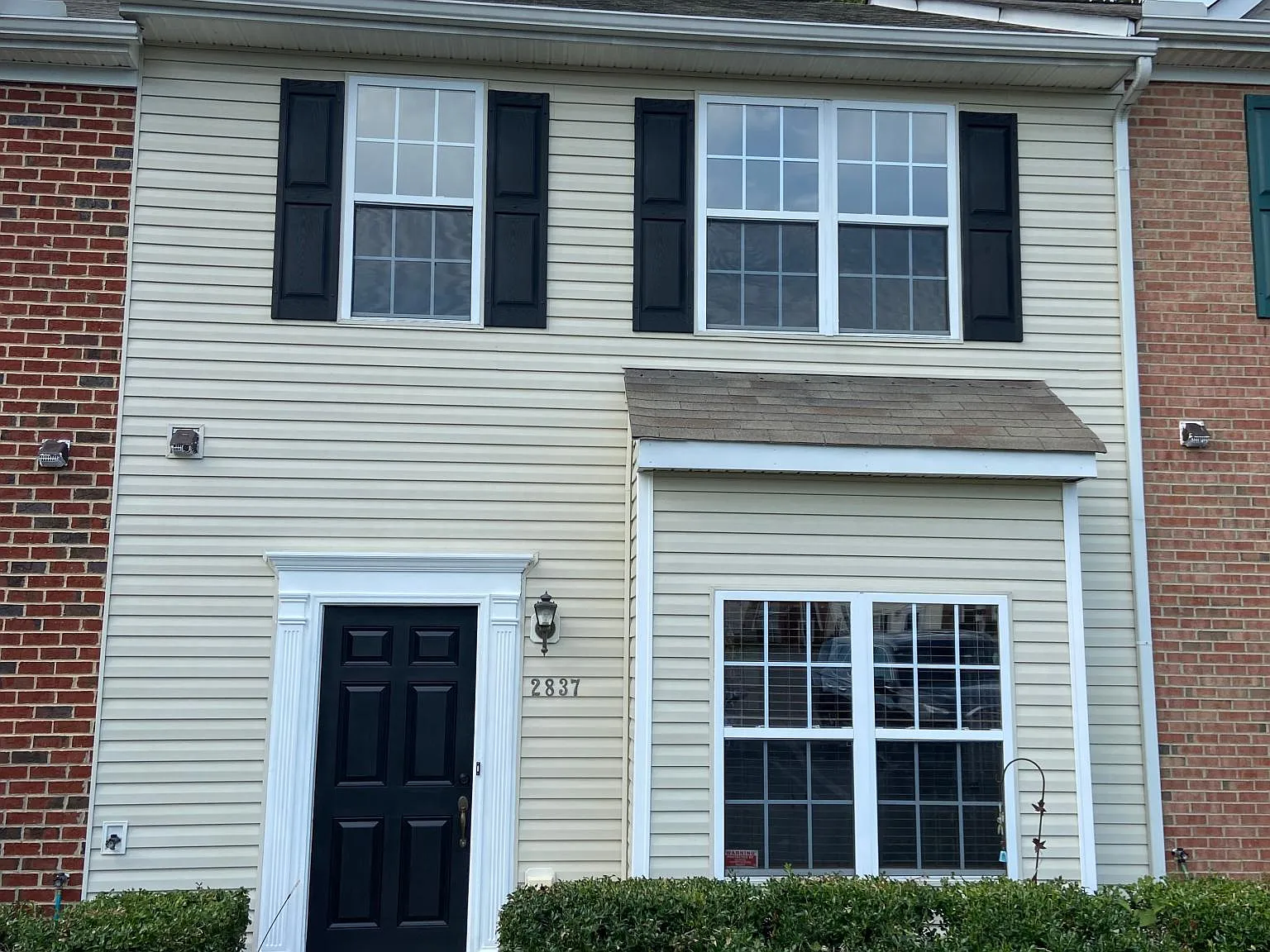 3 bed, 2.5 bath, 1456 sqft, $1,650 — Photo 2