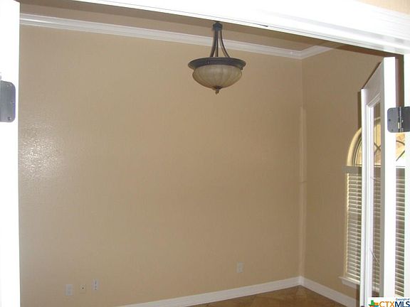 4th image of 1503 Hazelnut Dr