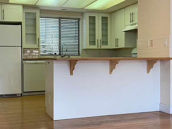 4th image of 735 Manhattan Ave #1H