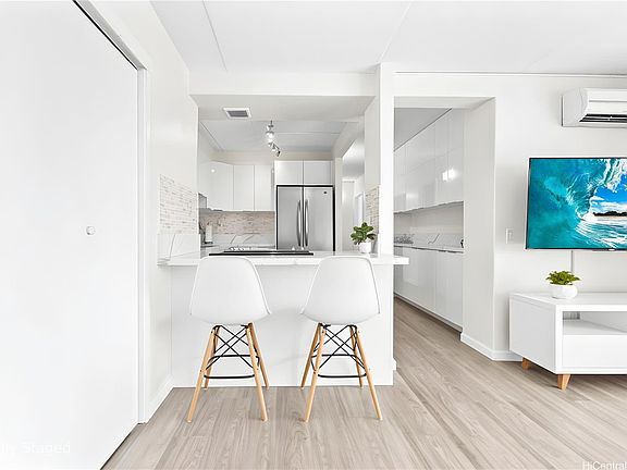 5th image of 430 Keoniana St APT 304
