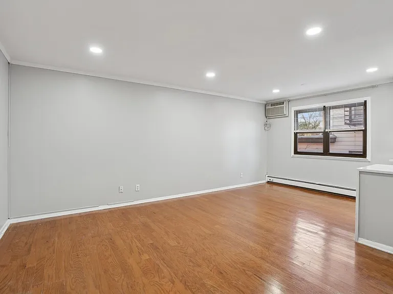 56 68th St #7 — Photo 9