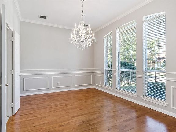 4th image of 417 Pecan Hollow Dr