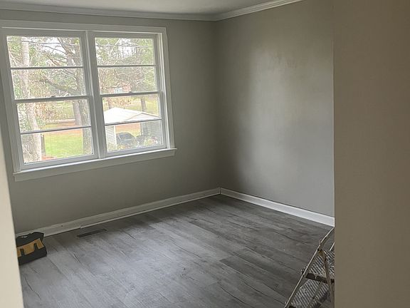 3rd image of 2700 Woodland Heights Ln