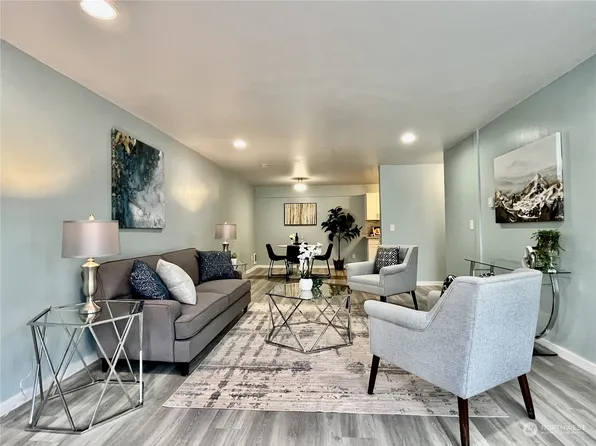 9416 1st Avenue NE #406, Seattle, WA 98115