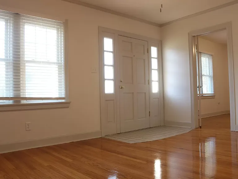 910 W York Ave — Photo 28