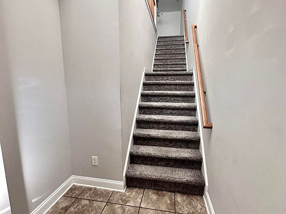 4th image of 1941 Tara Court #203