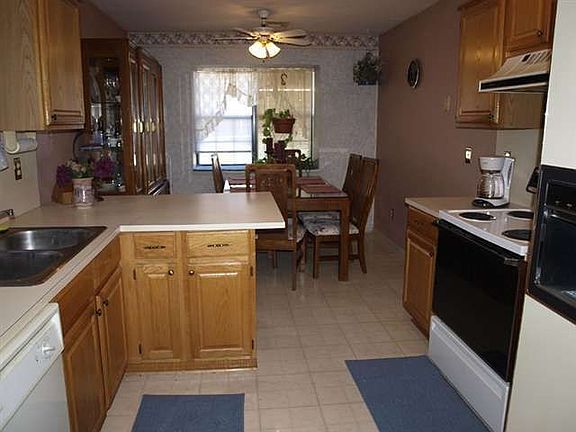 5th image of 4012 SW Hickory Ln